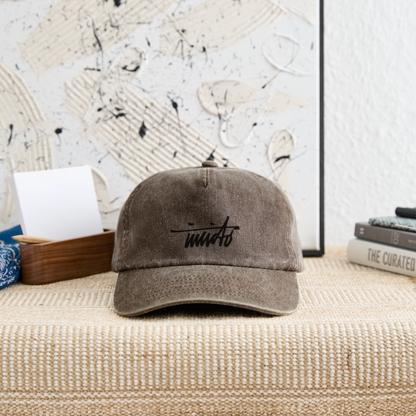 INVCITO SCRIPT BLACK RELAXED VINTAGE CAP - Vintage Braun